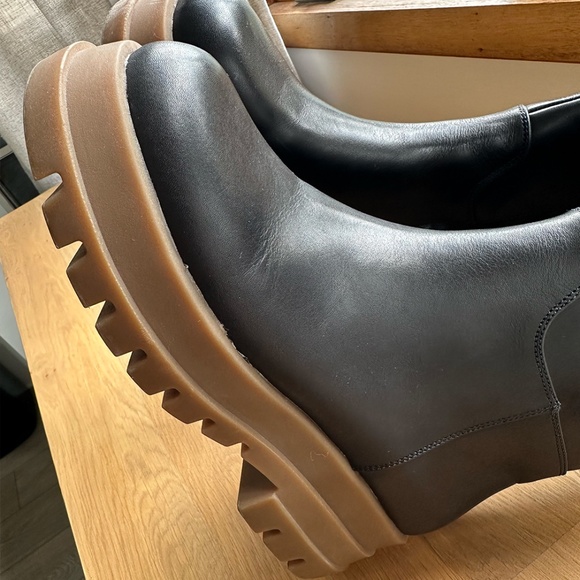 Alias Mae ◡̈ Donni Lug Sole Black Leather Boots - Picture 3 of 15